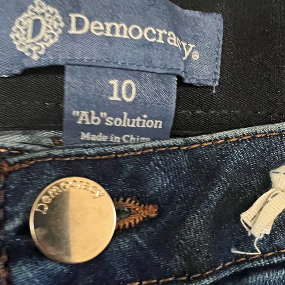 #290 ☑️Democracy Girlfriend Floral Embroidered Denim Jean - Picture 6 of 11
